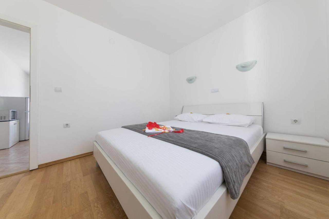 Apartments Tamaris Τίβατ Εξωτερικό φωτογραφία