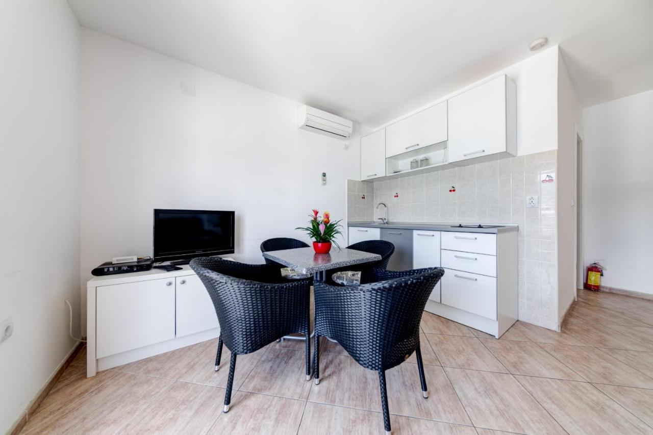 Apartments Tamaris Τίβατ Εξωτερικό φωτογραφία